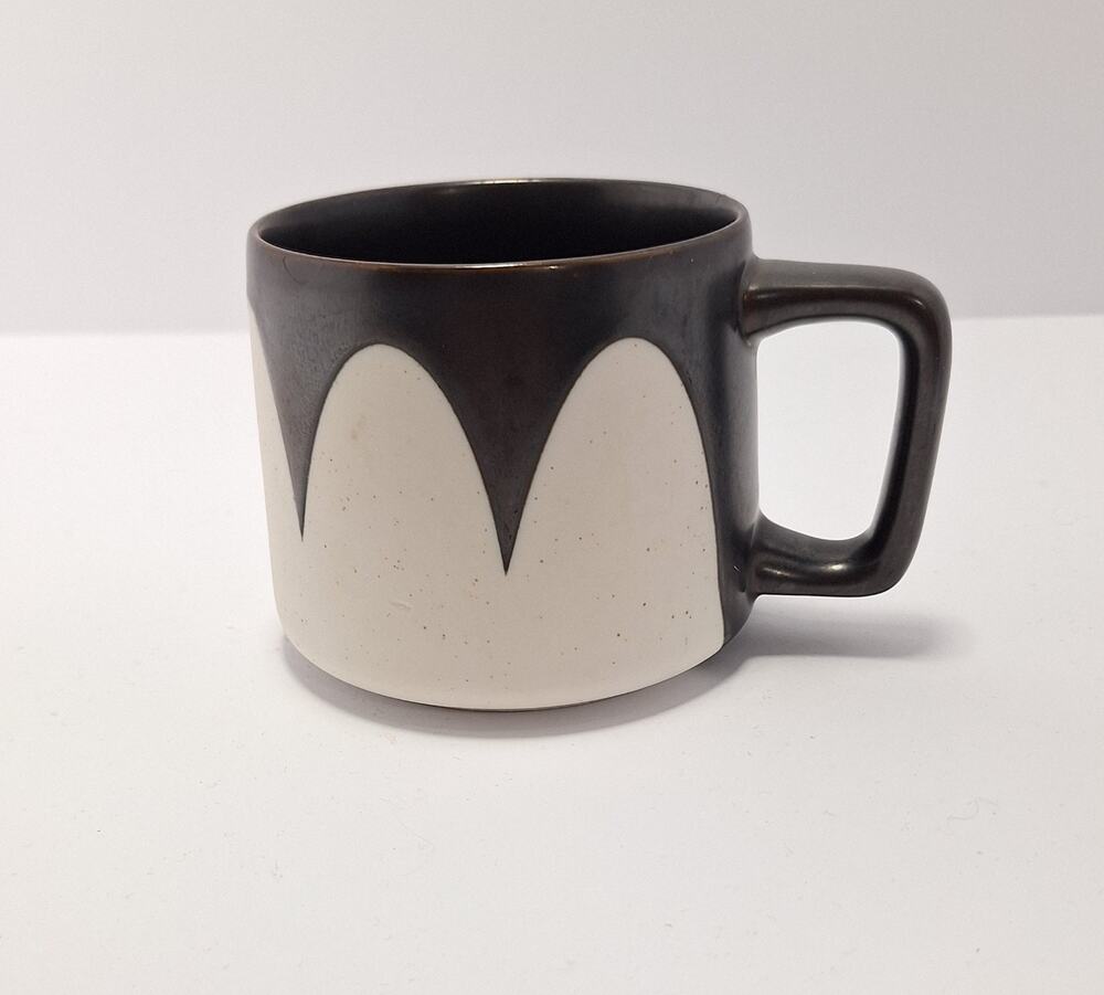 Starbucks 2017 Black Drip Glaze Speckled Cream White Coffee Mug Cup 9 oz